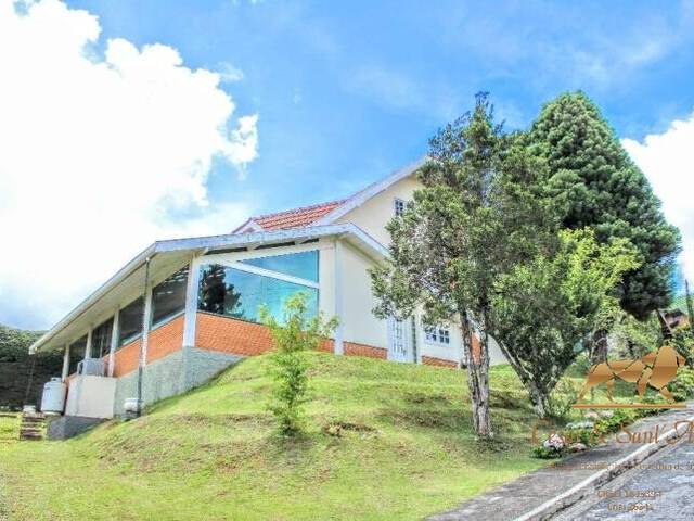 Casa para Venda em Campos do Jordão - 1