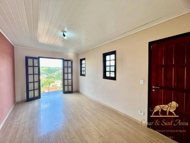#663 - Casa para Venda em Campos do Jordão - SP