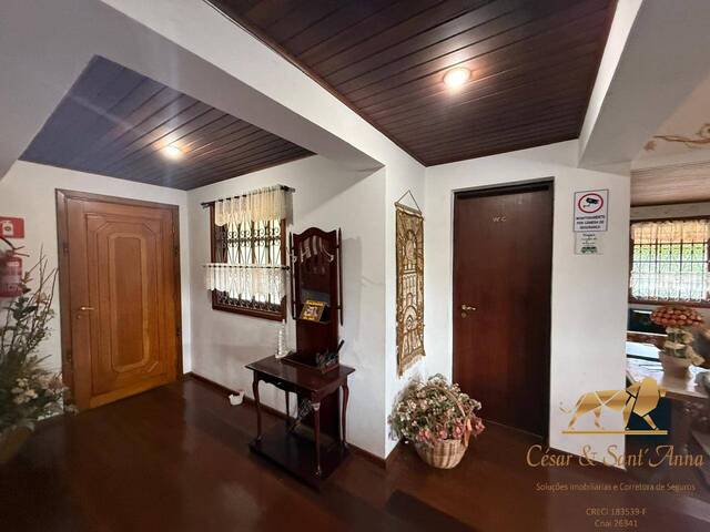 Casa para Venda em Campos do Jordão - 3