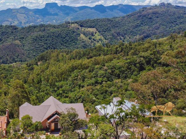 #805 - Casa para Venda em Campos do Jordão - SP