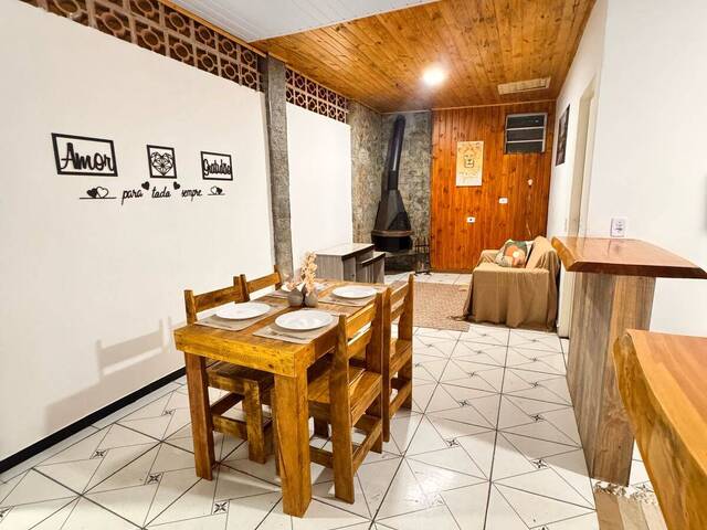 #586 - Casa para Locação em Campos do Jordão - SP - 1